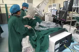 心脏乱跳不用慌 微创技术可根治图片