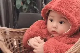 “背篓舅舅”带娃搓麻将火了，网友：缺舅妈不？图片