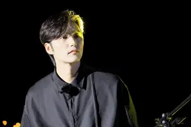 阿云嘎｜执着而不自大，认真而不盲目！丁太升夸赞其难得图片