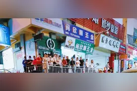 厦门湖里街头一产妇路边分娩！关键时刻，民警冲了上来！图片