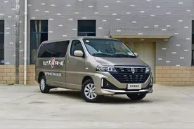 金杯海狮王上市，2/6/7/9/10座都有，搭载2.0L动力图片