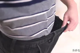 裤子裤腰大了不要扔！裤子这里剪一剪，轻松收裤腰，方法简单易学图片