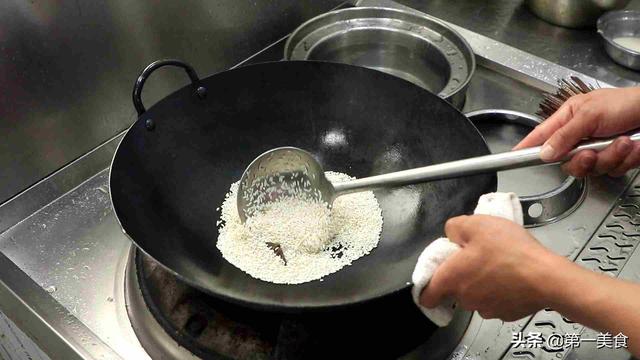 厨师长做一道“粉蒸肉”，原来腌肉有技巧，详细教程让你一学就会