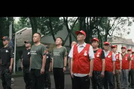 致敬老兵！他们“用一个动作证明自己当过兵”图片