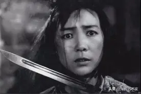 这部电影，田华一人分饰两角，演活了党的好女儿李玉梅，歌颂了那些坚持在白色恐怖中斗争的英雄们图片