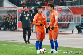 深度故事：蒿俊闵33岁生日，难忘3位恩师1个大哥，被偷4年太可惜图片