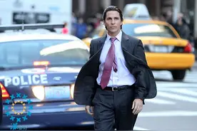 酷男背影（第01弹）：明明可以靠脸吃饭，偏偏选择艰难前行图片