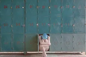 一组特立独行的泳池写真，细腻又温柔图片