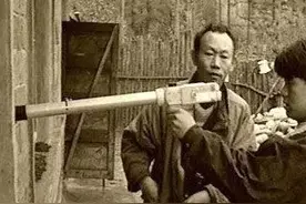 轰动一时的凤凰山UFO悬案，一农民遭遇离奇经历，真相究竟是什么图片