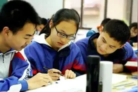 有一种“潜规则”叫老师调座位，看似平平无奇，实则暗藏玄机图片