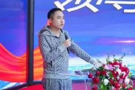 网红晒收入，散打哥年终不满，励志搞钱图片