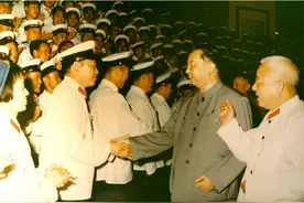 1978年被制止的海军阅兵：苏振华欲瞒天过海，邓小平出面制止图片