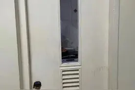 赤裸危机，独居浴室被困30小时图片