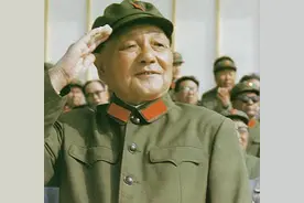 1989年邓公正式退休，秦基伟邀请他和老将们叙旧，邓公欣然答应图片