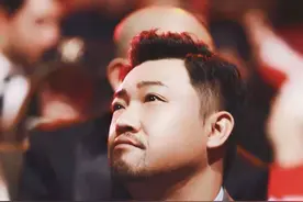 17岁落榜，27岁当团长，35岁辞副处级职务，今39岁2个冠军2次春晚图片