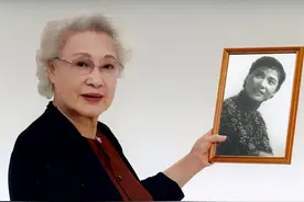 秦怡一生历经磨难婚姻生活受挫，98岁高龄仍美得发光，秘诀是啥图片