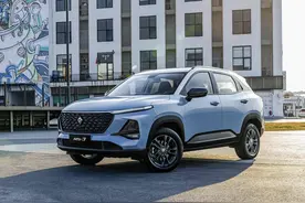 不足9万的顶配“智能”SUV！新宝骏RS-3油耗低至6L，还配主动刹车图片