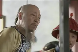 看到蒸汽机，乾隆语出惊人，和珅彩虹屁，太尴尬了图片
