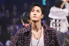 没结婚就是强！王一博韩庚玩游戏，谁体力多腰力好一眼就看出来图片