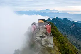 中国最大道场在湖北，地位超泰山，峰顶竟有座“紫禁城”，免门票图片