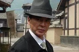 潜伏了8年的国军少将，在小镇结婚生子，却因太有文化，暴露被抓图片