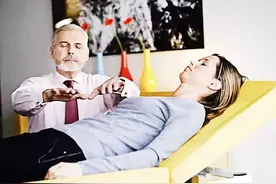 进入催眠状态，你是如何表现的？其实你似懂非懂？图片