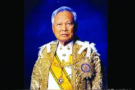 炳.廷素拉暖上将传奇人生：从骑兵学员到政府总理图片