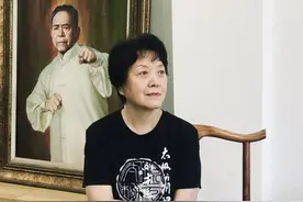 退休教授投身太极，原来她的父亲是中国武林界一代宗师图片