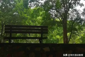 【双语】春光美April hath put a spirit of youth in everything图片