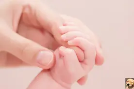 宝宝指甲软说明缺钙，月牙多就代表健康？来说说孩子指甲的那点事图片