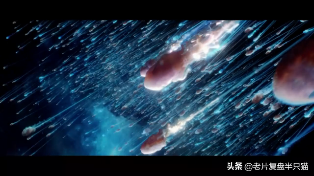 《超体》是烂片，还是神作？寡姐为什么吻警察，为什么变成U盘？