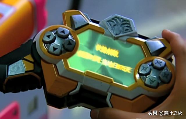 铠甲勇士：假如地球有怪兽进攻，给你这些召唤器，最好别选图5