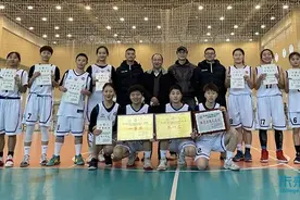 四川轻化工大学夺得第23届中国大学生篮球一级联赛（四川赛区）女子乙组比赛第一名图片