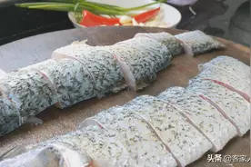 我家待客最爱做的一道蒜香鱼，香味四溢入味好吃，一开盖流口水了图片