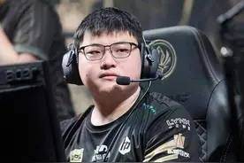 LMS网友热议UZI退役：没想到他职业生涯最后一场，是小虎2200那场图片