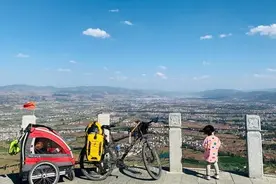 奶爸带4岁女儿骑行西藏，共计4139公里，千万网友纷纷为其点赞图片