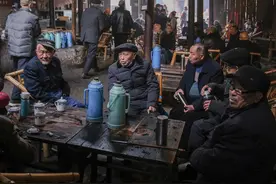 成都这家百年历史的老茶铺，早上4点开门，一天耍下来人均三十元图片