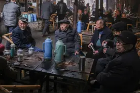 成都这家百年历史的老茶铺，早上4点开门，一天耍下来人均三十元图片