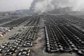 天津港豪车堆积如山，宝马X5怒降25万没人买，车商含泪：给钱就卖图片