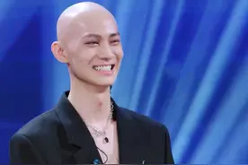 《青3》没人可推了吗？梁森因“头”连续上热搜后，被爆出黑料图片