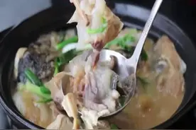 鱼头煲家常简单做法，肉嫩汤鲜非常美味，喝汤拌饭都很鲜美可口图片