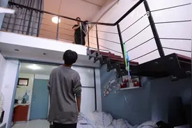 爸妈让儿子来“蹭住”，姐弟挤进25㎡公寓后，姐姐再没穿过裙子图片