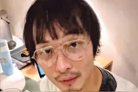 37岁男星癌末情况转差，身材暴瘦走路都受影响，与之前判若两人图片