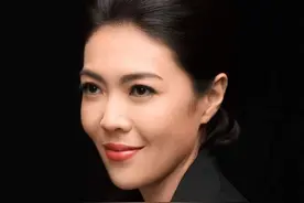 时尚女魔头苏芒，从底层做起，拥有强大的交际手腕图片