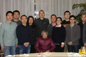 厉害了我的国！84岁老人研制出国产芯片，代替进口芯片自主研发图片