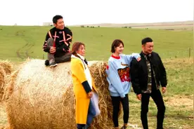 撒贝宁谈梦想，称还想再干20年，身旁的朱迅倪萍笑容太欣慰图片