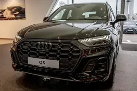 变身黑武士！全新奥迪Q5实车，车身未加长搭2.0T发动机图片