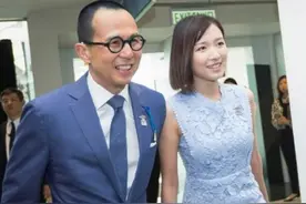 港媒爆料李泽楷疑与女友分手！新女友是国际选美冠军，相差近30岁图片