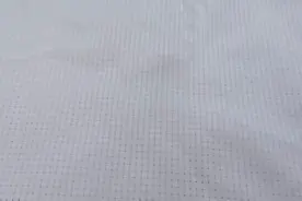 30万个物理透气孔，4级防水设计，这件POLO衫有点黑科技图片