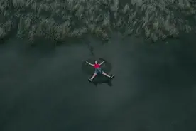 三线叙事，九位少女的“荒岛囚禁”图片